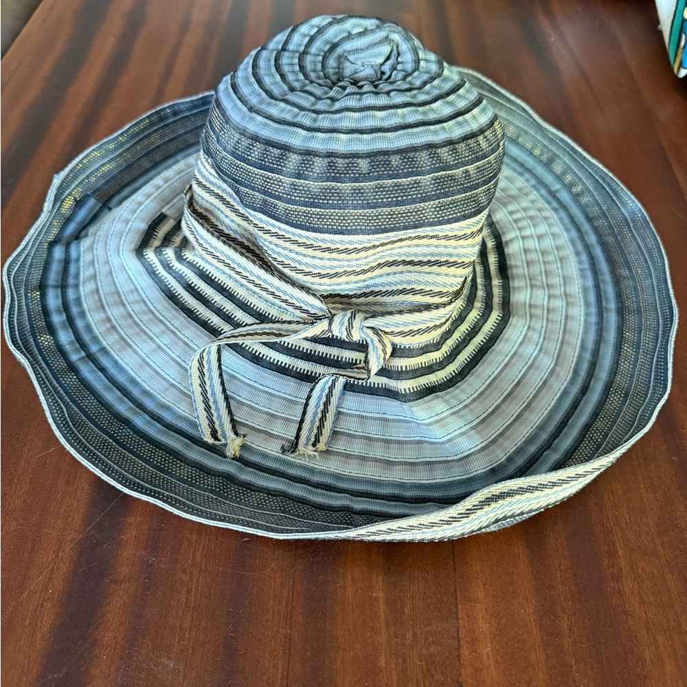 Elegant Striped Women's Sun Hat